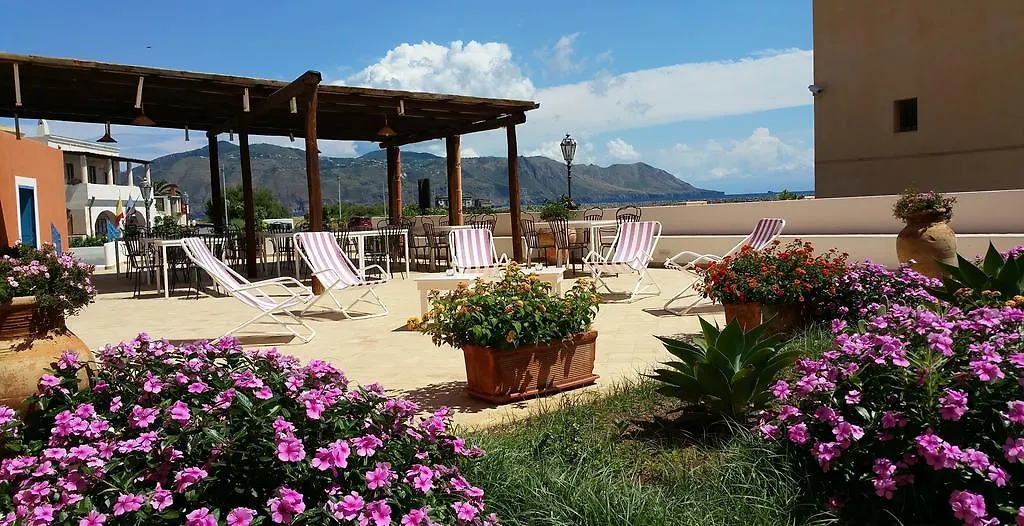 Hotel A Cannata Santa Marina Salina 3*,  Italy